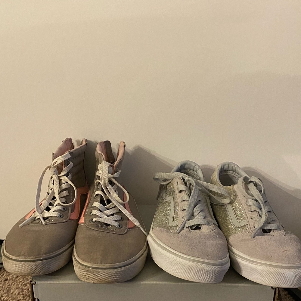 2 pairs of children’s size 4 vans